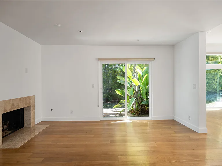 1544 Crestline Dr — Photo 14