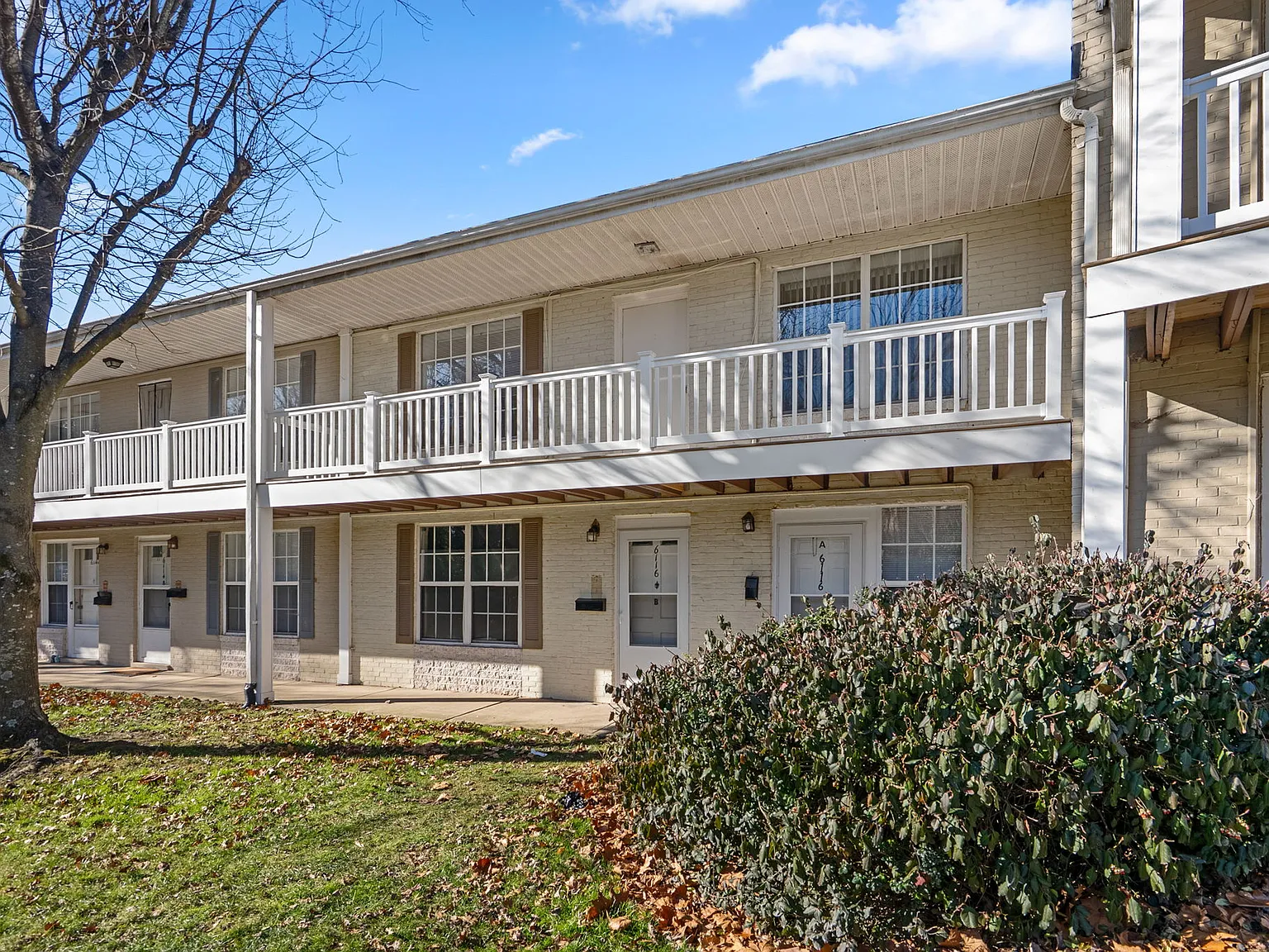 Lake Falls Apartments — Photo 1