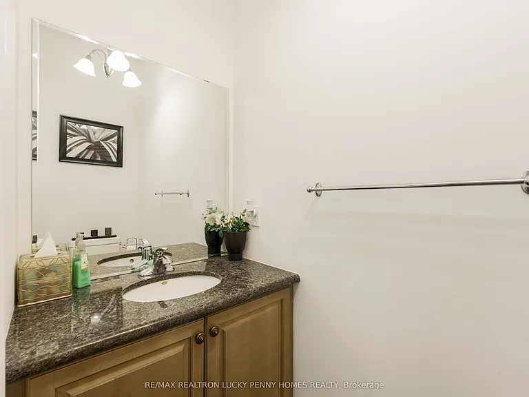 8 Heritage Woods Mnr — Photo 36