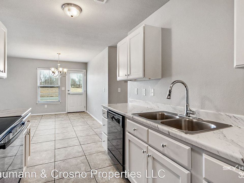 1st image of 1302 S Haden St #B