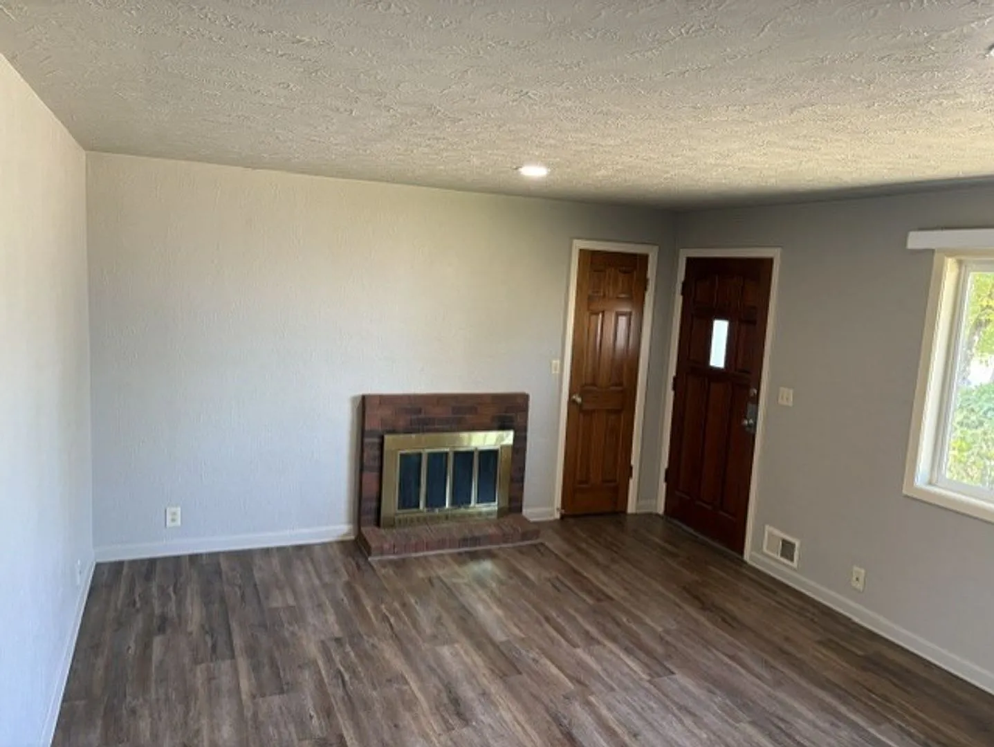 End of Summer Special $500 off first month rent — Photo 2
