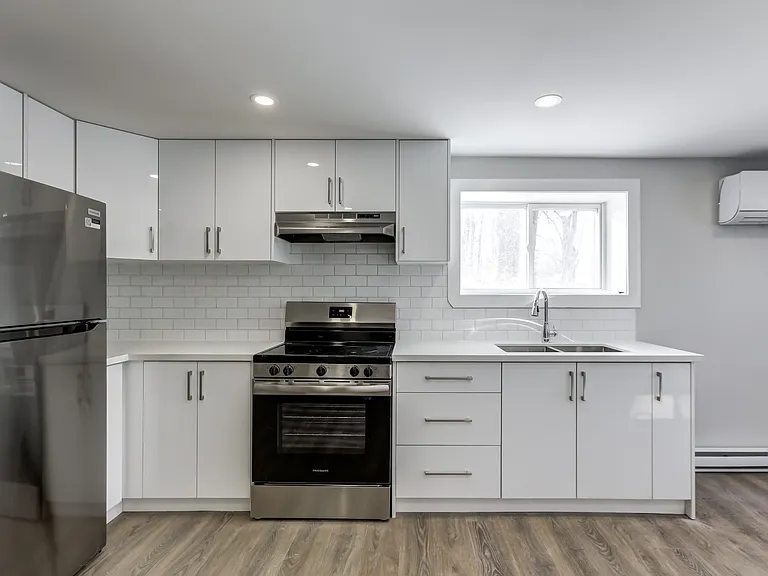 493 Gill St #BASEMENT — Photo 9