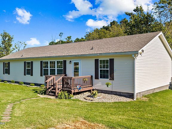 3rd image of 3233 Aiken Rd