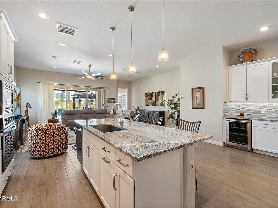 MOTOR CITY MICHIGAN ット 02221CJ024 18225 Detroit Ave APT 204, Lakewood, OH 44107 | Zillow