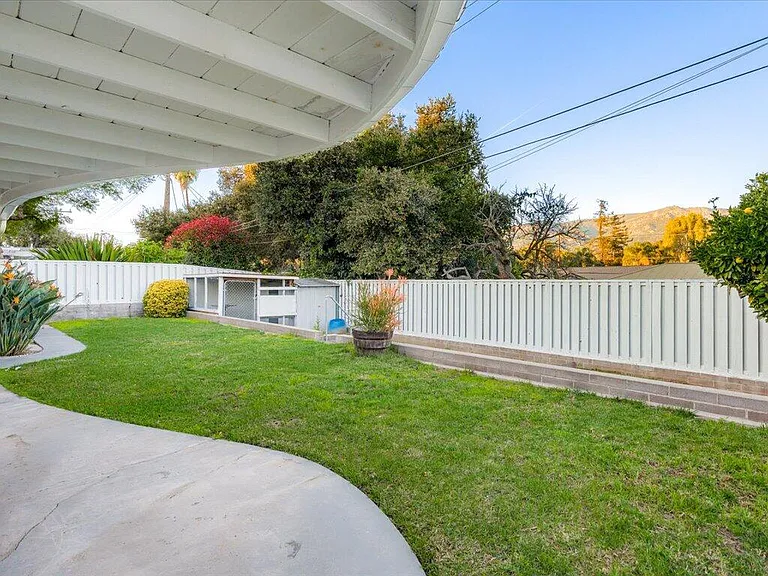 2110 Monterey St — Photo 8