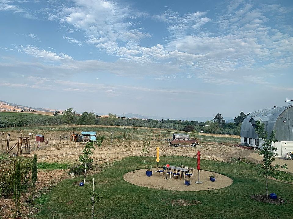 2nd image of 2299 Suncrest Rd