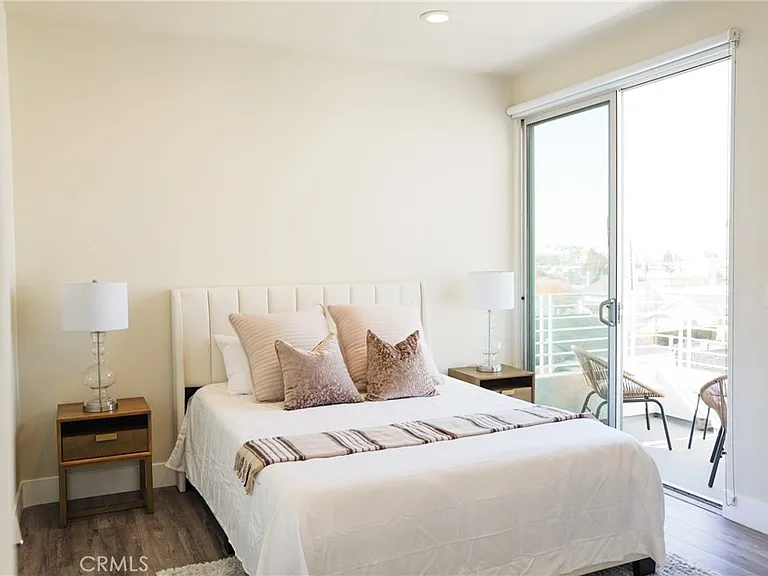 1101 S Harvard Blvd #506 — Photo 7