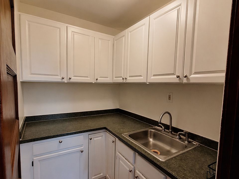 Kitchen pantry