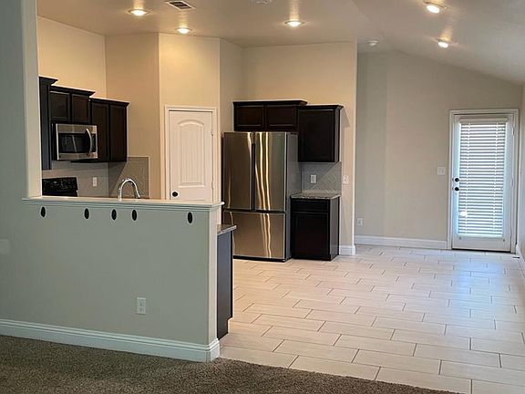 4th image of 807 E 99th Ct