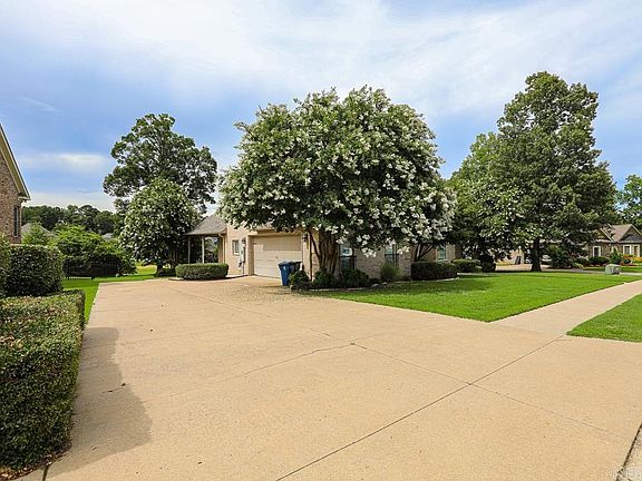 3rd image of 2712 Cypress Point Dr