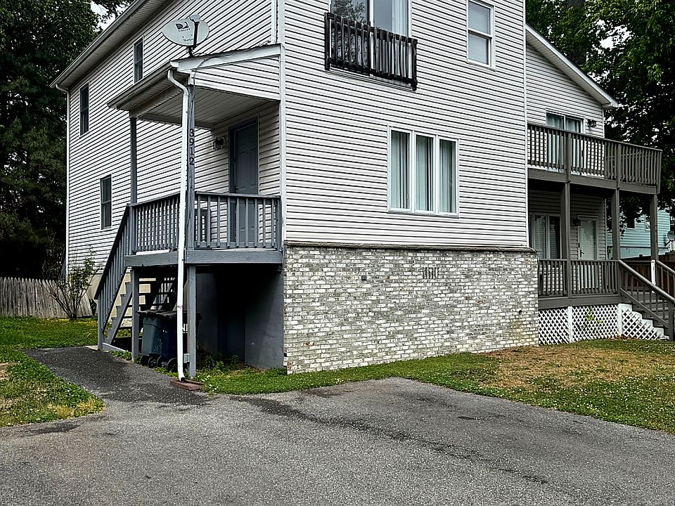 1st image of 3912 1st St