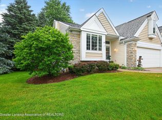27 Aviemore Dr, Mason, MI 48854