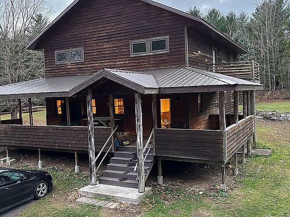 Exterior 3