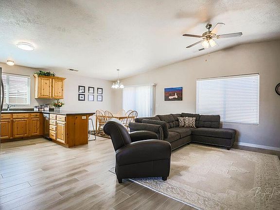 4th image of 2031 E Colorado Dr Unit 204