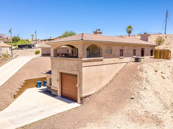 3rd image of 3590 Pelican Dr