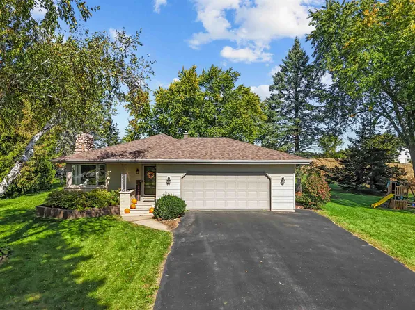 W6158 Everglade Rd, Greenville, WI 54942
