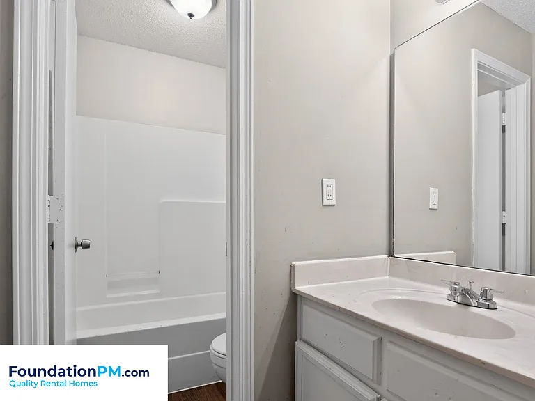 2499 Durham Ave — Photo 13