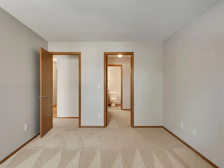 Summer Creek Apartments — Photo 6