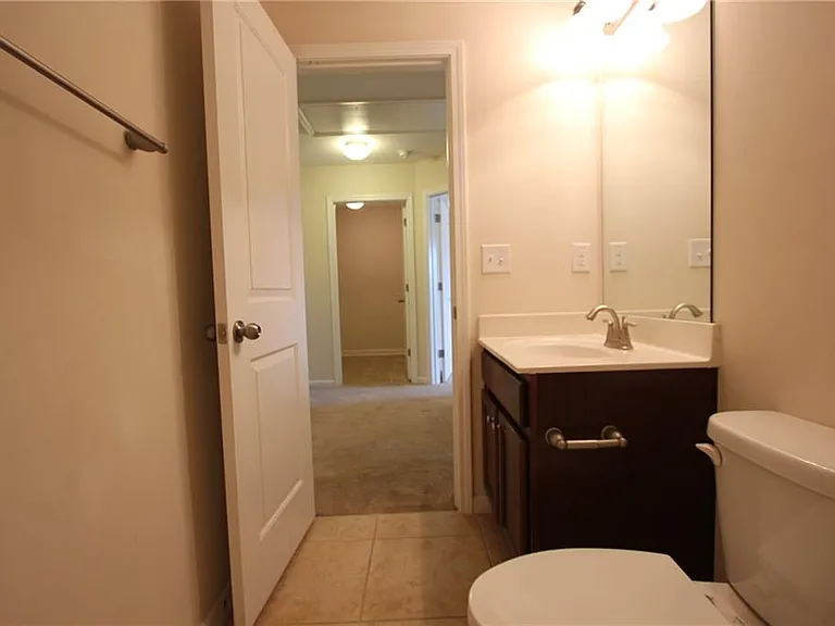 2132 Greencrest Cir — Photo 35