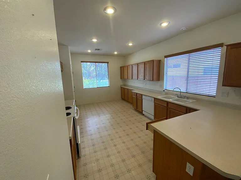 5406 Carrara Pointe St — Photo 6