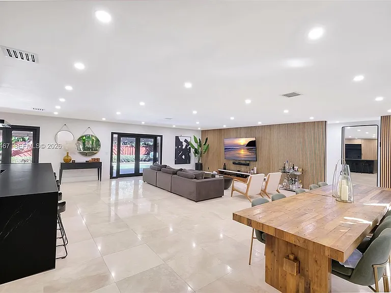 7711 Miami View Dr — Photo 5