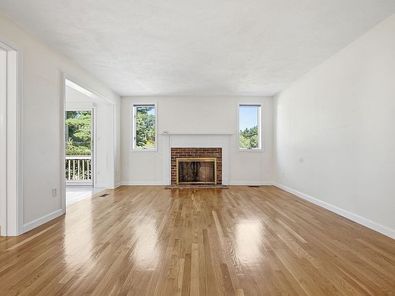 5th image of 33 Mid Iron Dr Unit 33