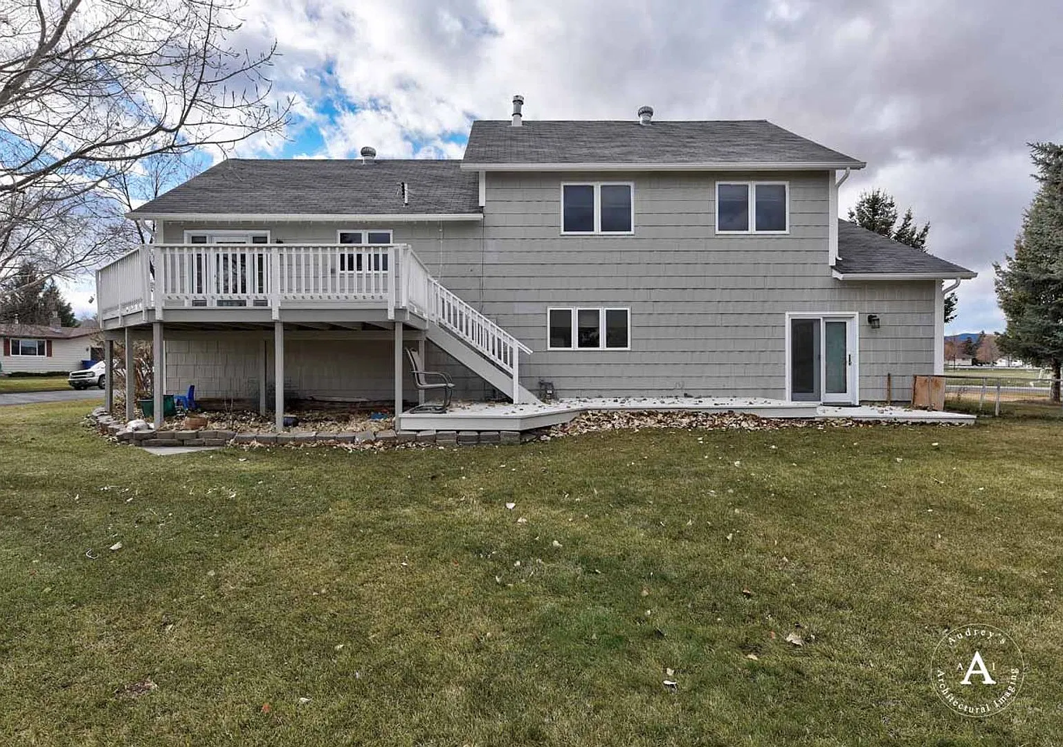 Pet Friendly 5 Bed, 3 Bath, Single Family Home W/ Attached Two Car Garage, Big Yard on corner lot... — Photo 2