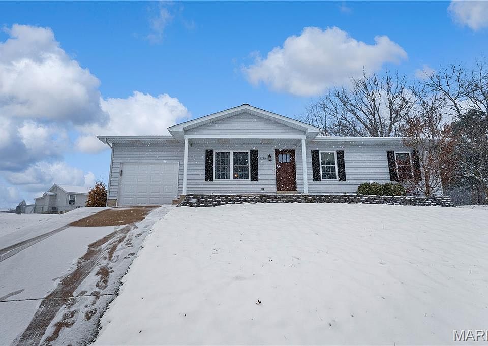 1st image of 2230 Columbus Cir