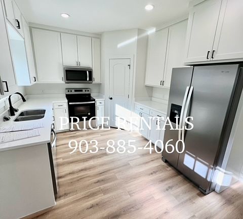 3rd image of 404 Beechwood Ct #A