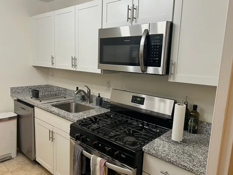 2500 N Van Dorn St #1421 — Photo 4