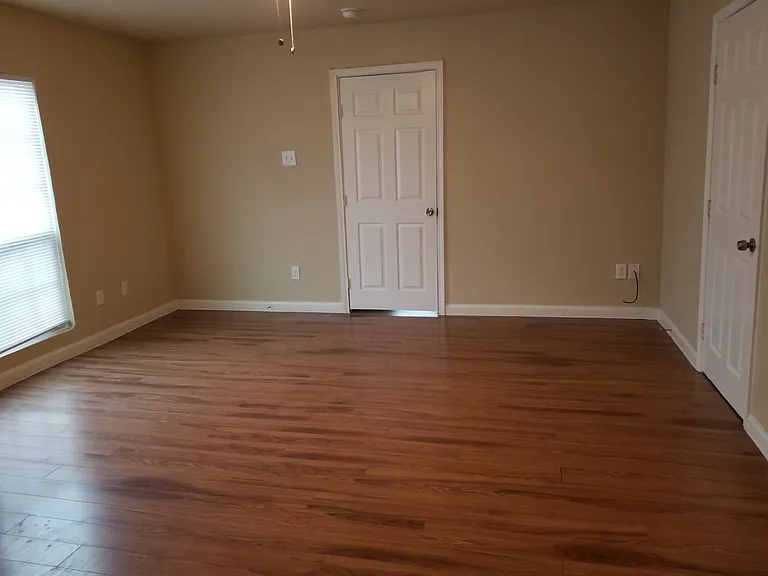 4010 Lee St — Photo 9