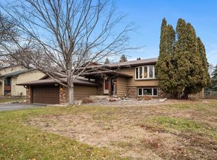 6420 Deerwood Ln N, Maple Grove, MN 55369
