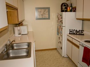 14240 43rd Ave N APT A, Plymouth, MN 55446
