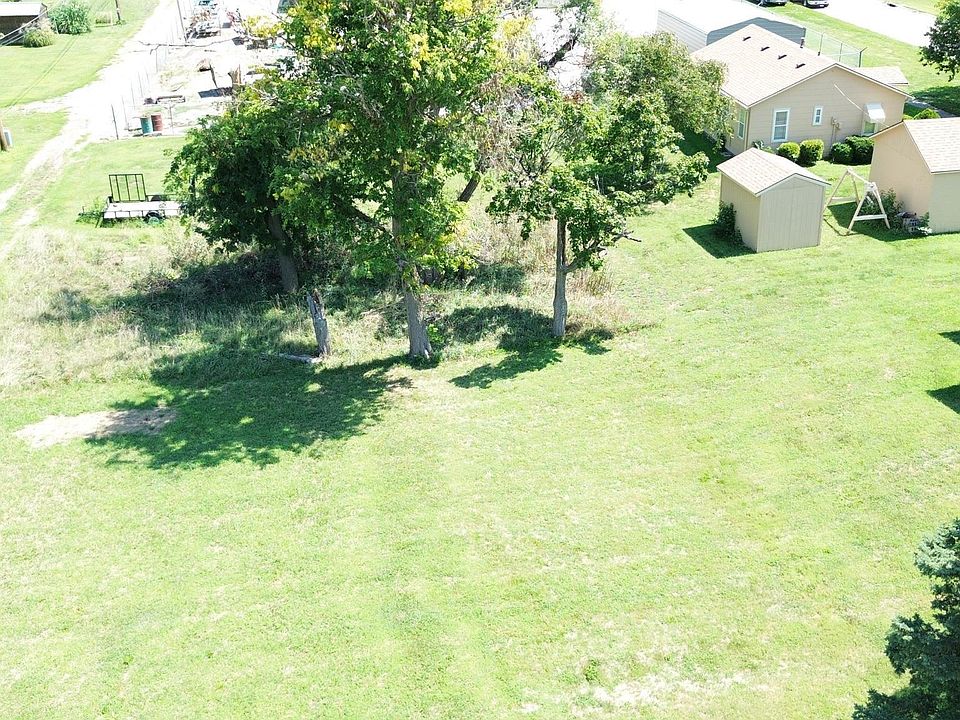 2nd image of 915 M St
