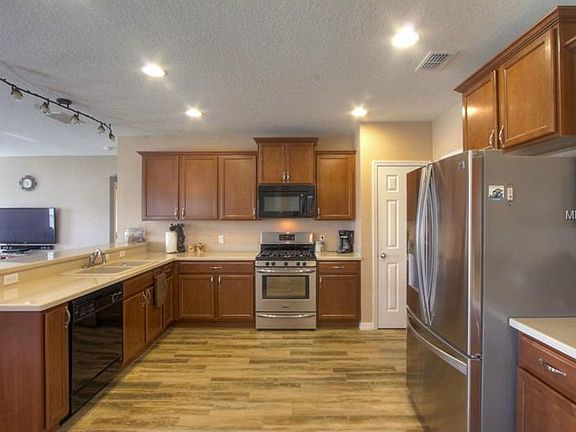 4th image of 3610 Sail Harbor Dr