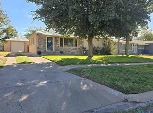 1008 Albert St, Carlsbad, NM 88220
