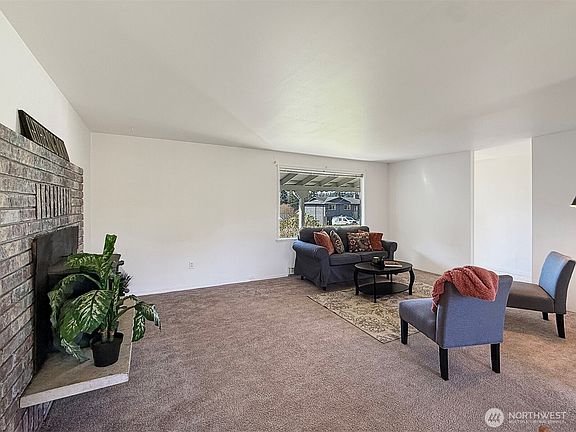 3rd image of 1431 Park Avenue
