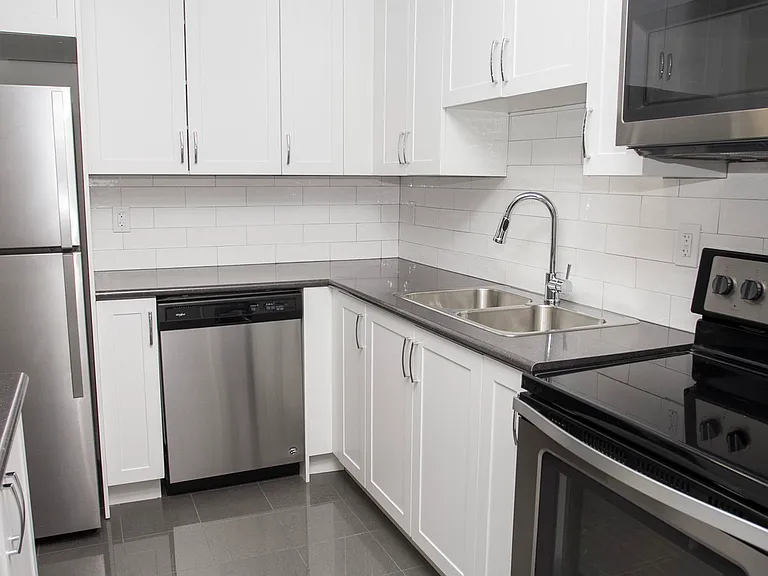2250 Homelands Dr — Photo 9