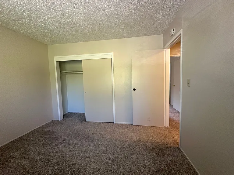 B Street Apartments — Photo 26