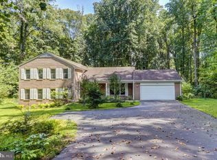 921 Welham Green Rd, Great Falls, VA 22066