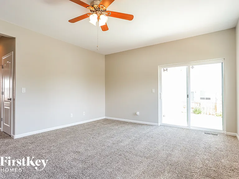 9524 Cherry Ln — Photo 4