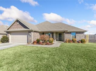 4602 W Croft Dr, Fayetteville, AR 72704