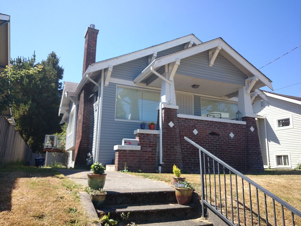 2nd image of 3205 SW Genesee St