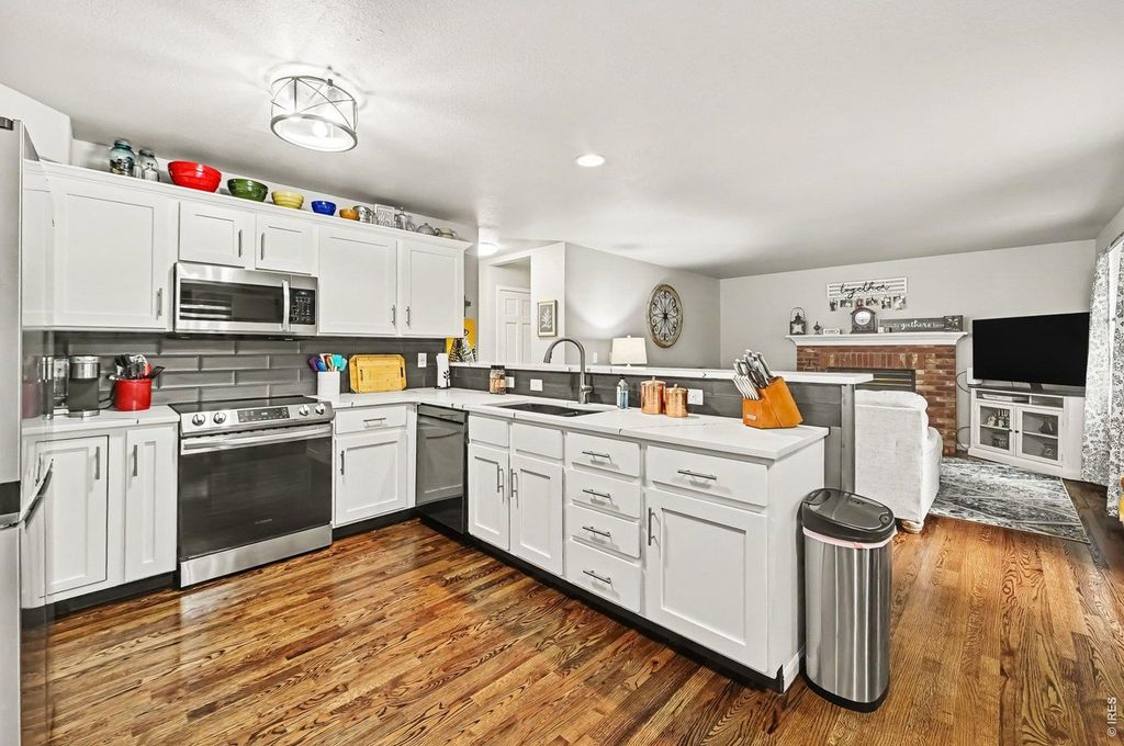 3856 Larkspur Ct