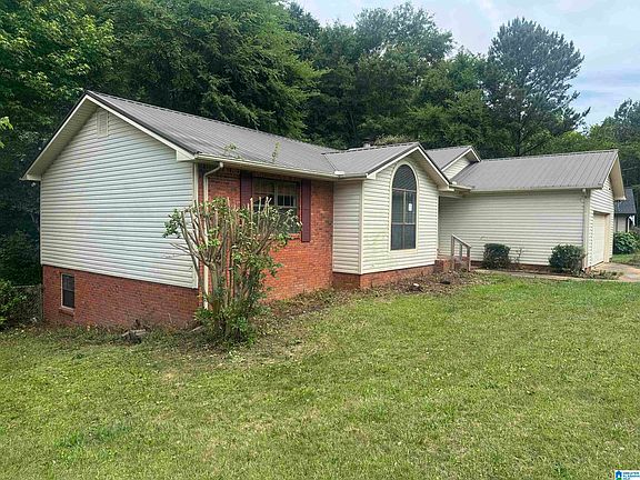 4th image of 1509 Louise Dr SE
