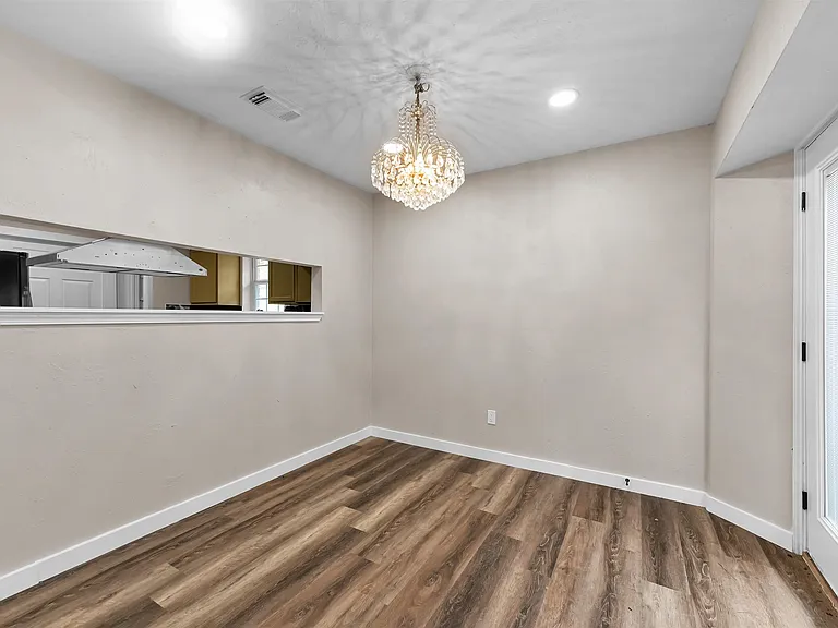6211 Coachgate Dr — Photo 21