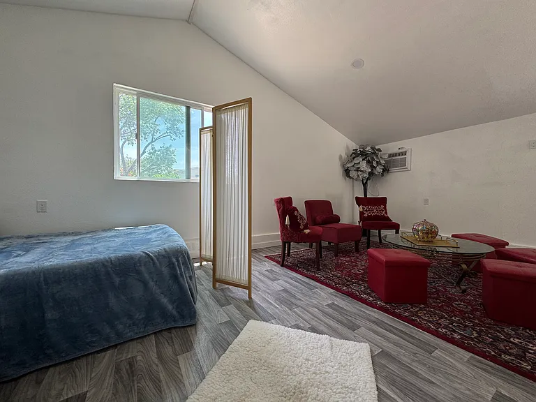23335 Friar St #1/2 — Photo 7
