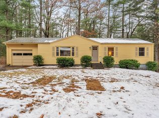 3 Duxbury Ln, Amherst, MA 01002