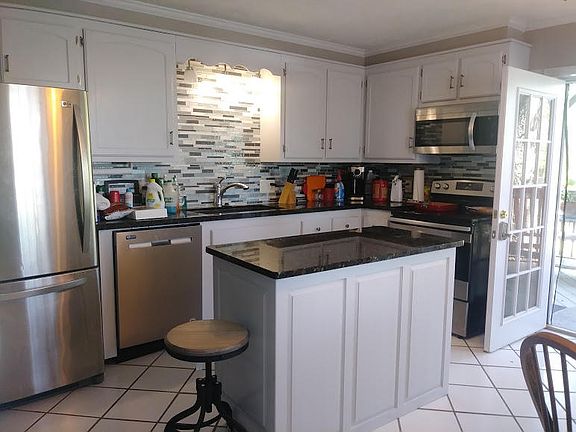 4th image of 1944 Persimmon Hill Ln