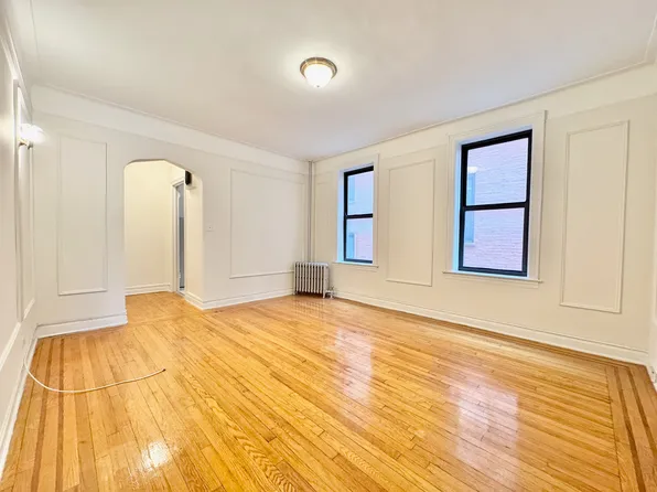 25-20 42nd Street image 2 of 10